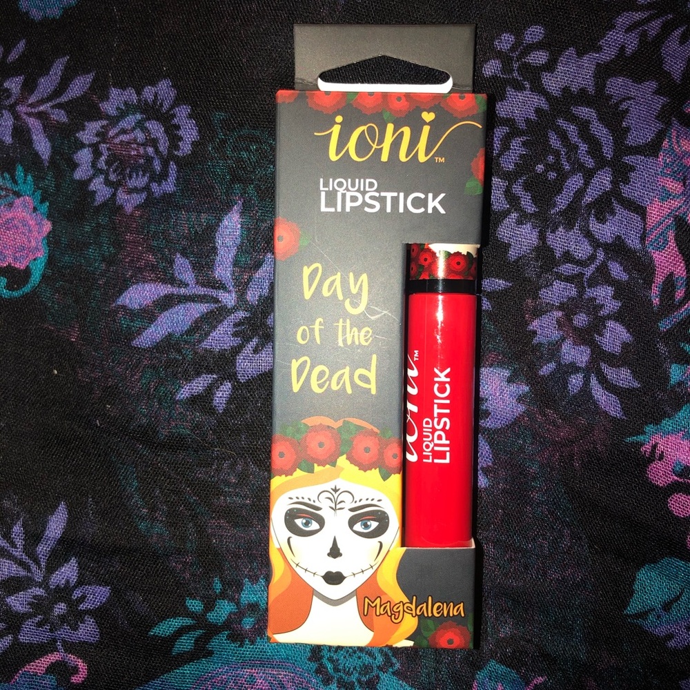 Ioni lipstick